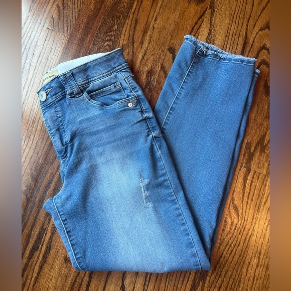 Democracy denim - Picture 1 of 5